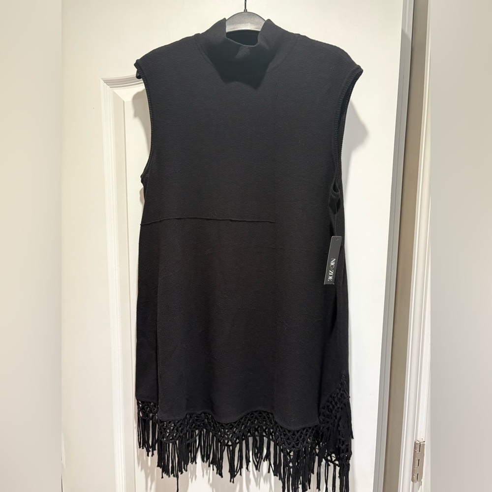 NIC& ZOE Black Sleeveless Fringe Hem Top